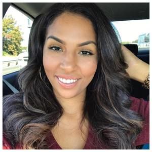 Meet your Posher, Aisha